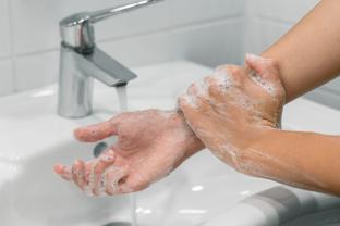 
Higienização das mãos: um hábito simples que causa um grande hábito na prevenção de doenças
