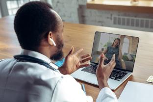 
Você sabia que a Cemig Saúde oferece atendimento médico de emergência online?
